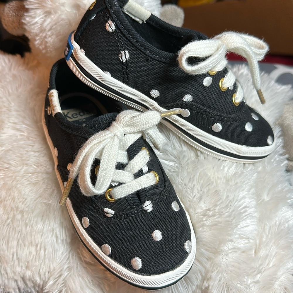 KATE SPADE KEDS POLKA DOT SNEAKERS. Size 6 (toddler girls) Black w/white. VG/EUC
